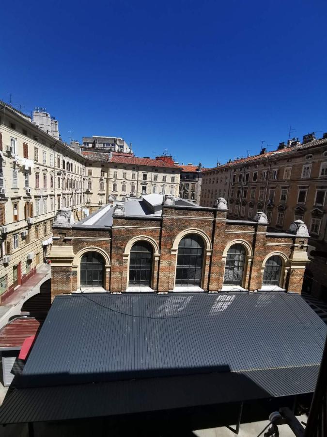Market & Art Square Place Rijeka Bagian luar foto