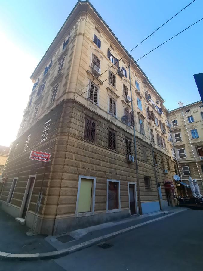 Market & Art Square Place Rijeka Bagian luar foto