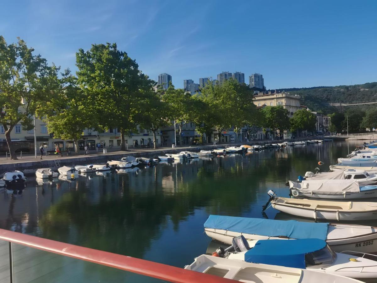 Market & Art Square Place Rijeka Bagian luar foto